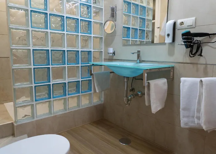 Apartalux Playa La Caleta * Cadice